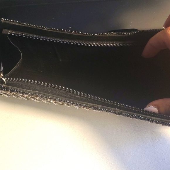 Glamorous Silver Beaded Floral Design Bridal Clutch/Evening Purse - Picture 8 of 15